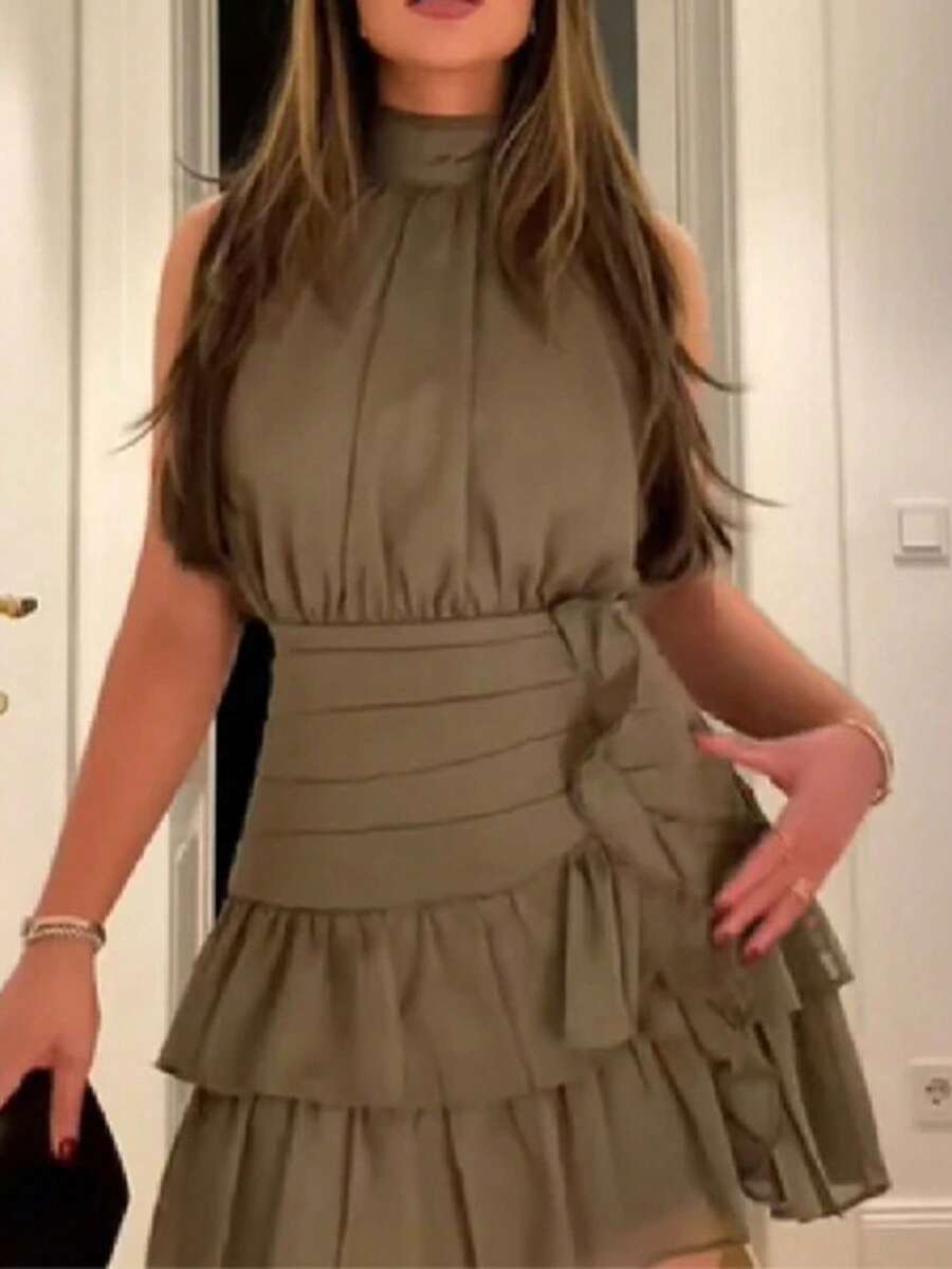 Vestido corto francés primavera 2026, color liso plisado con cordón, elegante - Verde - Ver 1