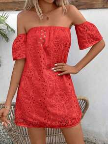Vestido de verano de unicolor para mujer con hombros abiertos, con patrón bordado calado, mini vestido corto para vacaciones y playa - Rojo - Ver 6