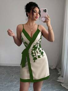 Vestido mini sexy y elegante con cuello en V estilo envolvente y estampado para mujeres - Verde - Ver 7