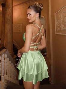 Vestido corto de mujer con tirantes finos y espalda descubierta con diseño cruzado - Verde - Ver 2