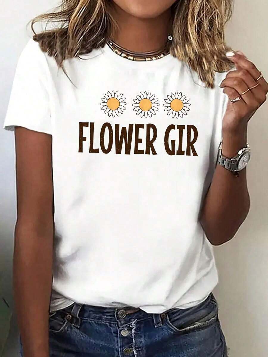 Camiseta deportiva de manga corta para mujer - Diseñada con un patrón de tres margaritas, con centro amarillo y pétalos blancos.Tiene un diseño impreso y es lavable a máquina. - Blanco - Ver 1
