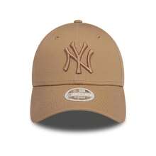New Era Nos Wmns Lge Ess Unisex Camel Cap - New York Yankees 9FORTY Cap With Embroidered Logo. New Era Brand, Unisex Accessory In Camel Color. Perfect For Showcasing A Casual And Sporty Style With The Brand's Signature Quality And Design. - Lạc đà - Xem 2