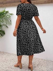 Fresh And Sweet Floral V-Neck Dress, New Summer 2026 Collection In Plus Sizes - Medium Wash - View 2
