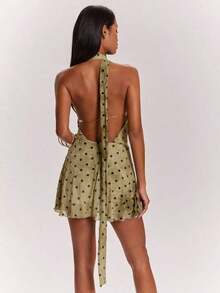 Vestido mini halter casual y sexy con estampado floral tie-dye marrón, estilo corto plisado adecuado para vacaciones y fiestas de primavera/verano - Verde Oliva - Ver 2