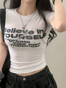 Women's White Crop Top With Round Neck And Short Sleeves, New Summer Style With Letter Print, Super Versatile And Fashionable Fitted Cut, Casual Youth Style That's Perfect For Everyday Wear And Going Out. WIWS - 白色 - 查看 7