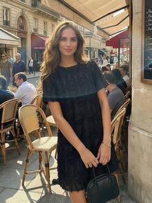 [Beso de ángel] Vestido midi elegante francés para mujer 2026 Verano, nuevo vestido corto de estilo vacacional de cuello redondo con bordado 3D gracioso de alta gama en blanco - Negro - Ver 4