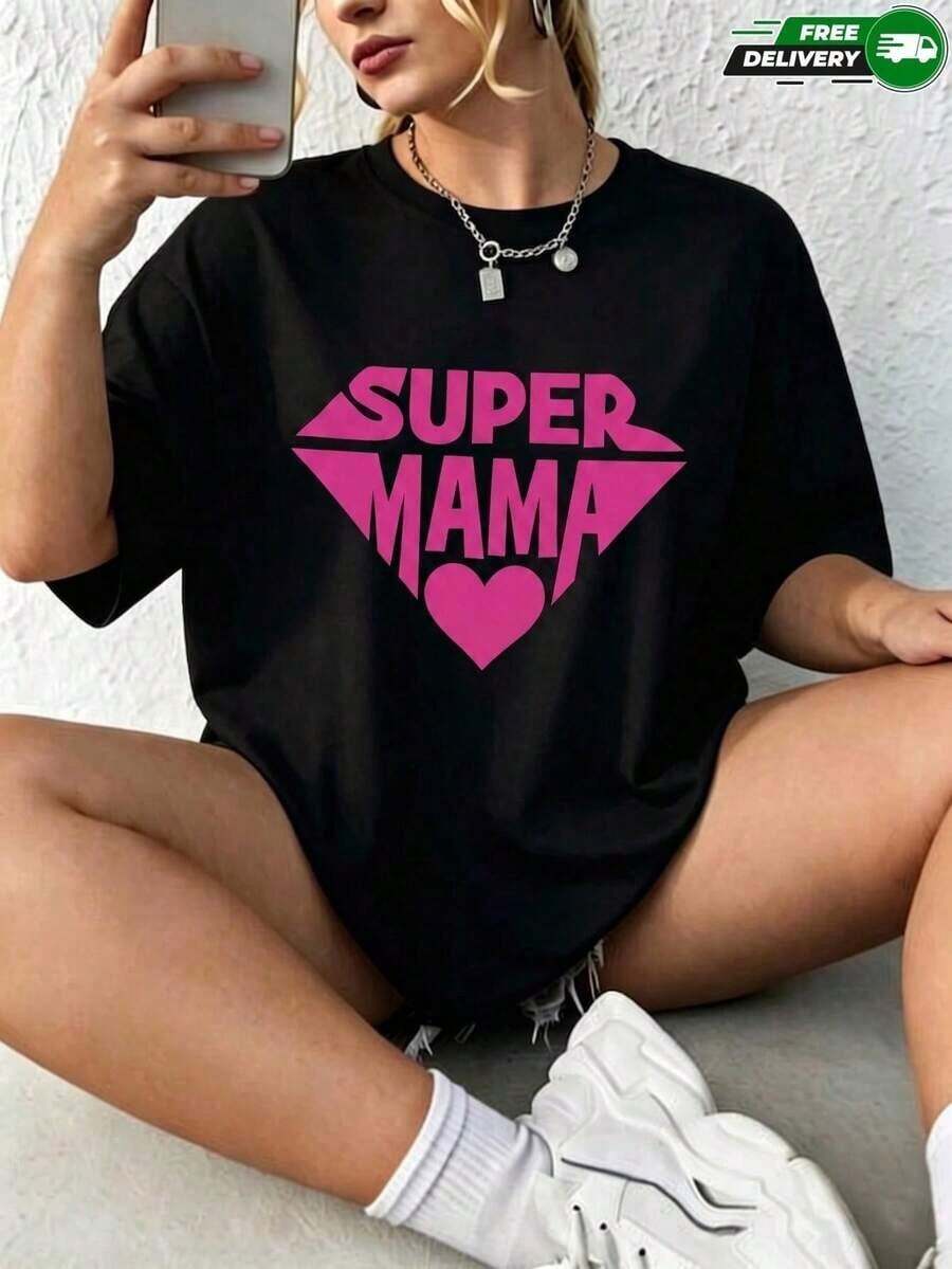 Women's Short-Sleeved T-Shirt With A Round Neck, Loose Oversized Fit, Featuring A Diamond-Shaped "SUPER MAMA" Print With A Heart. Suitable For Everyday Wear, Casual Outings, Weekends, Family Gatherings, And Daily Activities. Made Of Polyester, With A Modern, Casual, Feminine Style, Ideal For Spring And Summer. Domestic Shipping Available. - 黑色 - 查看 1