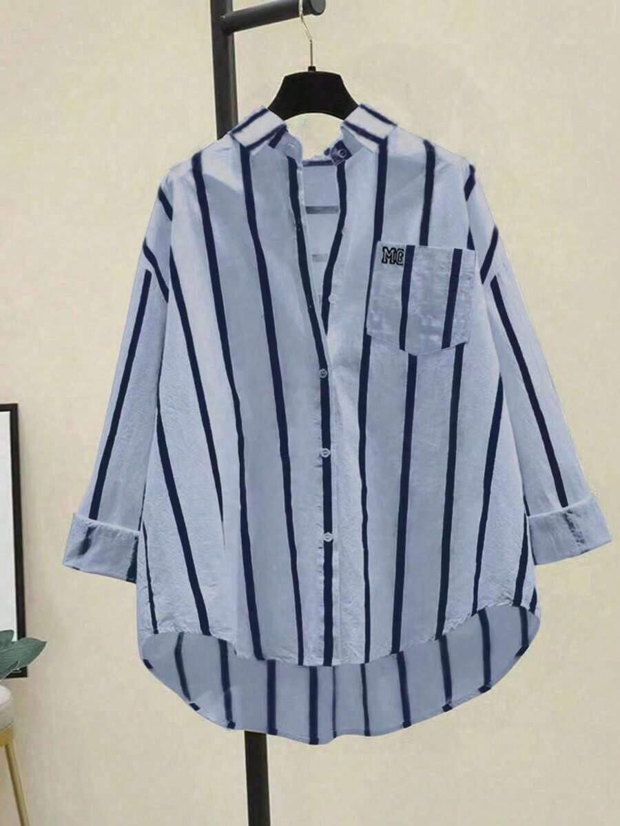 Camisa casual de mujer con bolsillo, hombros caídos, estampado de rayas verdes y parches, para primavera - Azul lavado oscuro - Ver 1