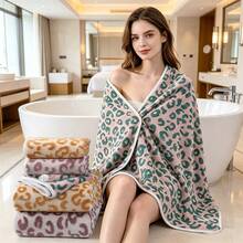 1pc Coral Fleece Jacquard Leopard Print Towel/Bath Towel, Super Absorbent, Non-Shedding, Soft & Skin-Friendly, Hanging Design, Ideal Bathroom Accessory, Multiple Colors Available - Multicolor - View 8