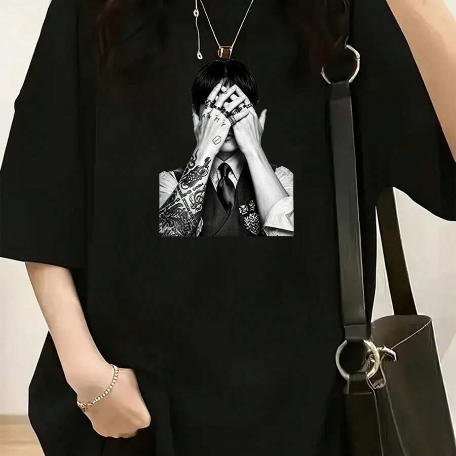Camiseta de Mujer Talla Grande Manga Corta Cuello Redondo de Poliéster Suave - Estampado de Retrato en Blanco y Negro, Ajuste Holgado y Cómodo, Look Casual para Primavera y Verano