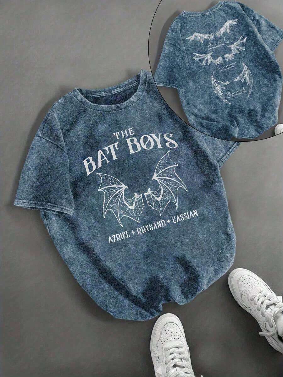 Women's Vintage Washed Bat Print T-Shirt - ACOTAR Bat Fan Club Pattern T-Shirt With "The Bat S" And Bat Silhouettes, With Thorns And Ravens, Urban Casual Style, Comfortable Snowflake Fit, Machine Washable, Everyday Comfort, Crew Neck, Soft Fabric T-Shirt - 海藍 - 查看 1
