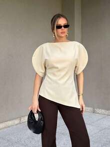 Blusa de mujer con mangas abullonadas y cintura ceñida, nueva llegada de blusa de mujer de cuello redondo, manga corta, unicolor, ajustada y asimétrica, para verano en color blanco - Albaricoque - Ver 5