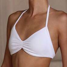 Sujetador tipo camiseta popular, sujetador deportivo sin espalda con tirantes finos para mujer, con soporte ligero, top corto para gimnasio, sujetador de yoga sin costuras con almohadilla plisada, primavera - Blanco - Ver 8