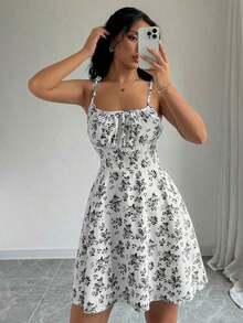 Vestido corto con tirantes finos, espalda anudada, estampado floral y pliegues para mujer - Blanco y Negro - Ver 6