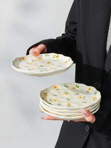 1个/2个/4个装 6英寸手工陶瓷盘，黄色花卉图案，可作蛋糕盘、甜点盘、早餐面包盘、水果盘、小吃盘、坚果盘、开胃菜盘，也可作骨盘，适用于派对用品、酒店餐具、精美礼品，可用于微波炉、烤箱和洗碗机。 - 彩色 - 查看 7