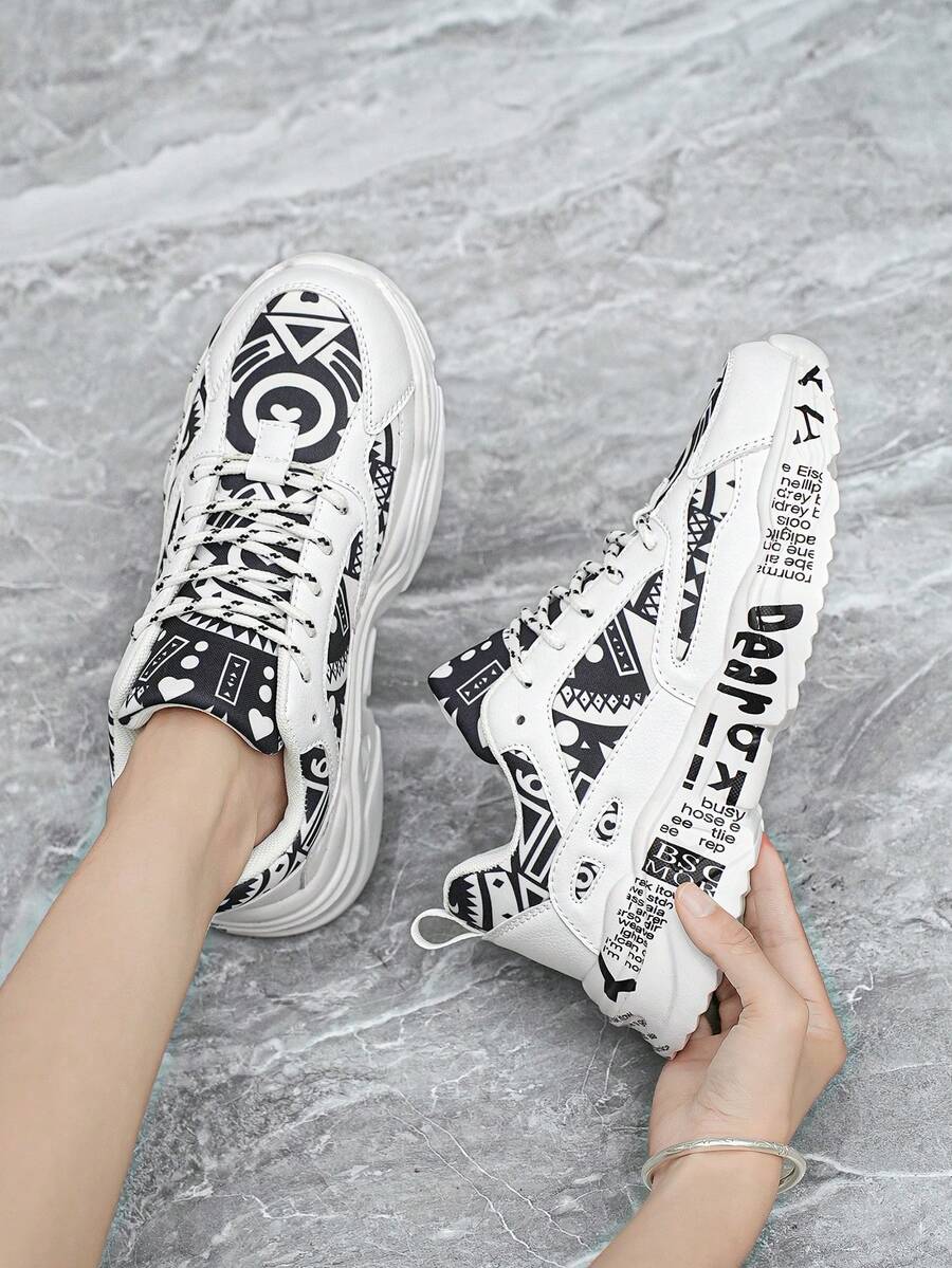 Giày thể thao in họa tiết graffiti, đế dày chống trượt, chống mài mòn, kiểu dáng casual, đế chunky. - Đen và trắng - Xem 1