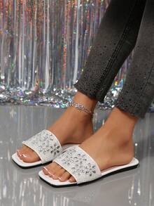 New Arrival Plus Size Luxury Anti-Slip Square Toe Mule Slippers With Rhinestone & Pearl Decor, Fashionable & Versatile For Beach & Resort Wear - White - View 2