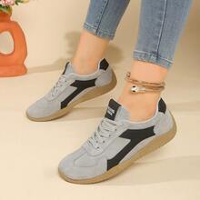 2026 Spring/Summer Plus Size Women's Casual Flat Soft Bottom Non-Slip Splicing Color Outdoor Sports Shoes, Breathable Student Skateboard Shoes - Grey - View 5