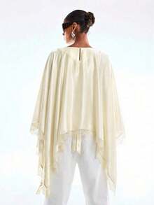 Blusa minimalista de primavera/verano 2026 para mujer, elegante para ir al trabajo, de unicolor con ribete de encaje, manga tipo murciélago y bajo asimétrico - Beis - Ver 2