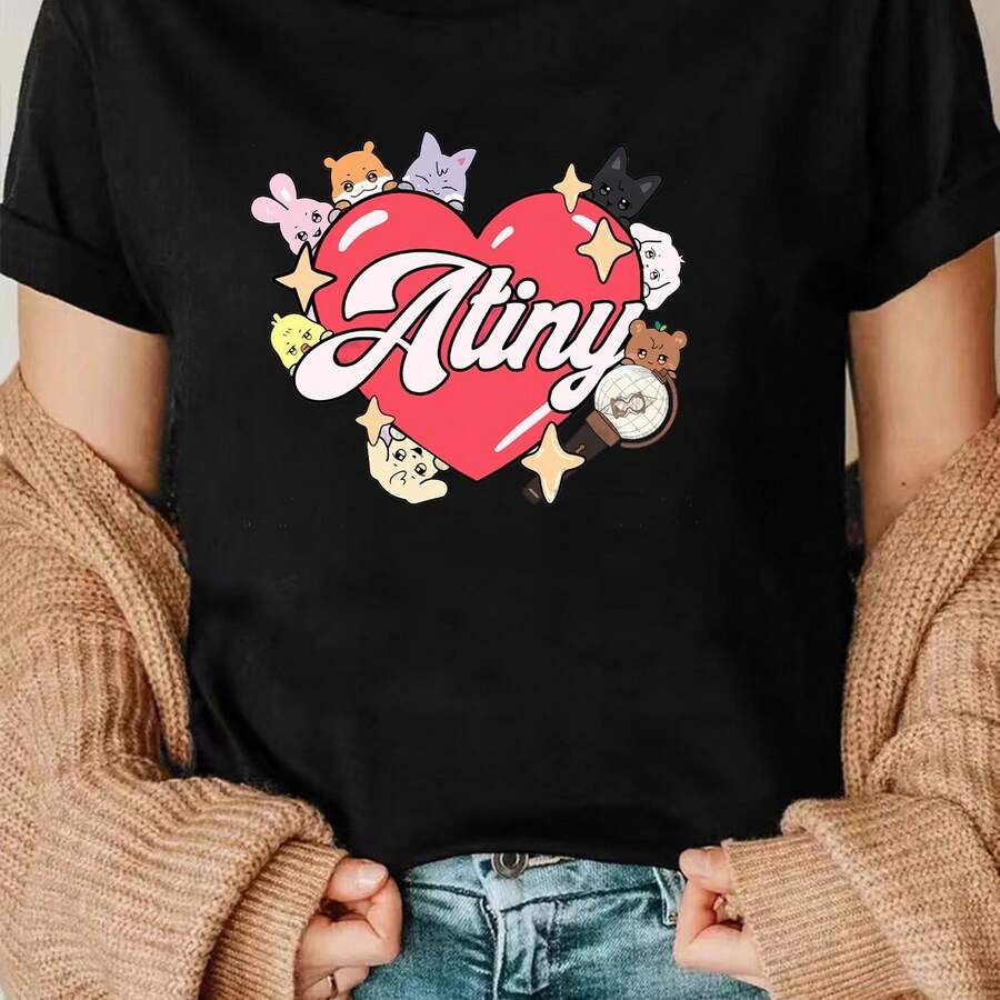 Camiseta de Mujer Talla Grande Manga Corta Cuello Redondo en Negro - Estampado de Corazón, Tejido de Punto Suave con Ligera Elasticidad, Corte Regular y Cómodo, Estilo Casual e Informal, Ideal para Fiestas y Ocasiones Especiales