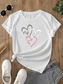Women's Round Neck T-Shirt With A Heart Print Symbolizing Faith, Hope, And Love. It Features Short Sleeves, A Relaxed Fit, And Is Casual And Versatile, Making It Suitable For Women. This Women's Shirt, Printed With Three Heart Motifs Symbolizing Faith, Hope, And Love, Has Short Sleeves And A Relaxed Fit, Perfect For Everyday Casual Wear. This Loose-Fitting T-Shirt With A Faith And Heart Motif Is Suitable For Women. It Has Short Sleeves, A Unique Print, And Is Casual And Versatile. - 白色 - 查看 2