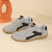 2026 Spring/Summer Plus Size Women's Casual Flat Soft Bottom Non-Slip Splicing Color Outdoor Sports Shoes, Breathable Student Skateboard Shoes - Grey - View 1