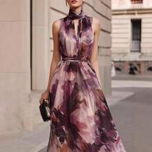 Vestido largo de mujer sin mangas con estampado digital de flores y escote halter elegante y ajustado para un look moderno y femenino - Morado - Ver 2