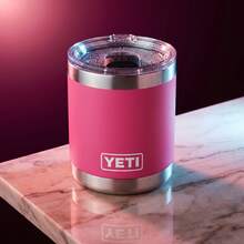 YETI Rambler 10oz Hot Pink Lowball Mug Cup, Vibrant Double Wall Vacuum Insulated Stainless Steel Coffee Tumbler With MagSlider Lid - 粉色 - 查看 3