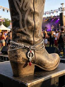 1 pieza Cadena de botas multicapa, decorada con piedras preciosas falsas rojas - Accesorio de calzado de estilo gótico punk, adecuado para Halloween, festivales, eventos musicales, cosplay y actuaciones en el escenario - Accesorio unisex de estilo oscuro y audaz - Plata-32 - Ver 4
