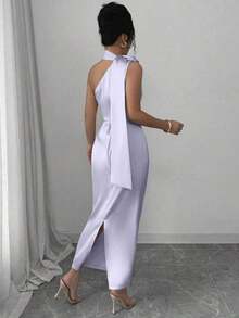 Elegante y sexy vestido ajustado tipo ajustado con hombros oblicuos de satén francés, cuello con flor 3D, cintura con fruncido y volante - Morado - Ver 2