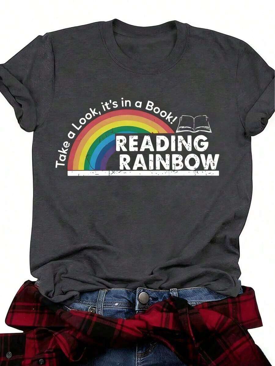 Women's Fitted T-Shirt With Y2K Print And Crew Neck - Plus Size - Red T-Shirt For Women - Rainbow Graphic Design T-Shirt For Reading And Books - Casual Everyday T-Shirt For Teachers And Book Lovers - Valentine's Day And Back-To-School Outfit - Soft Everyday Top, Teacher Clothing, Fun Design, Comfortable Fit - Summer Festival Fashion, Heavyweight Adult T-Shirt - 深灰色 - 查看 1