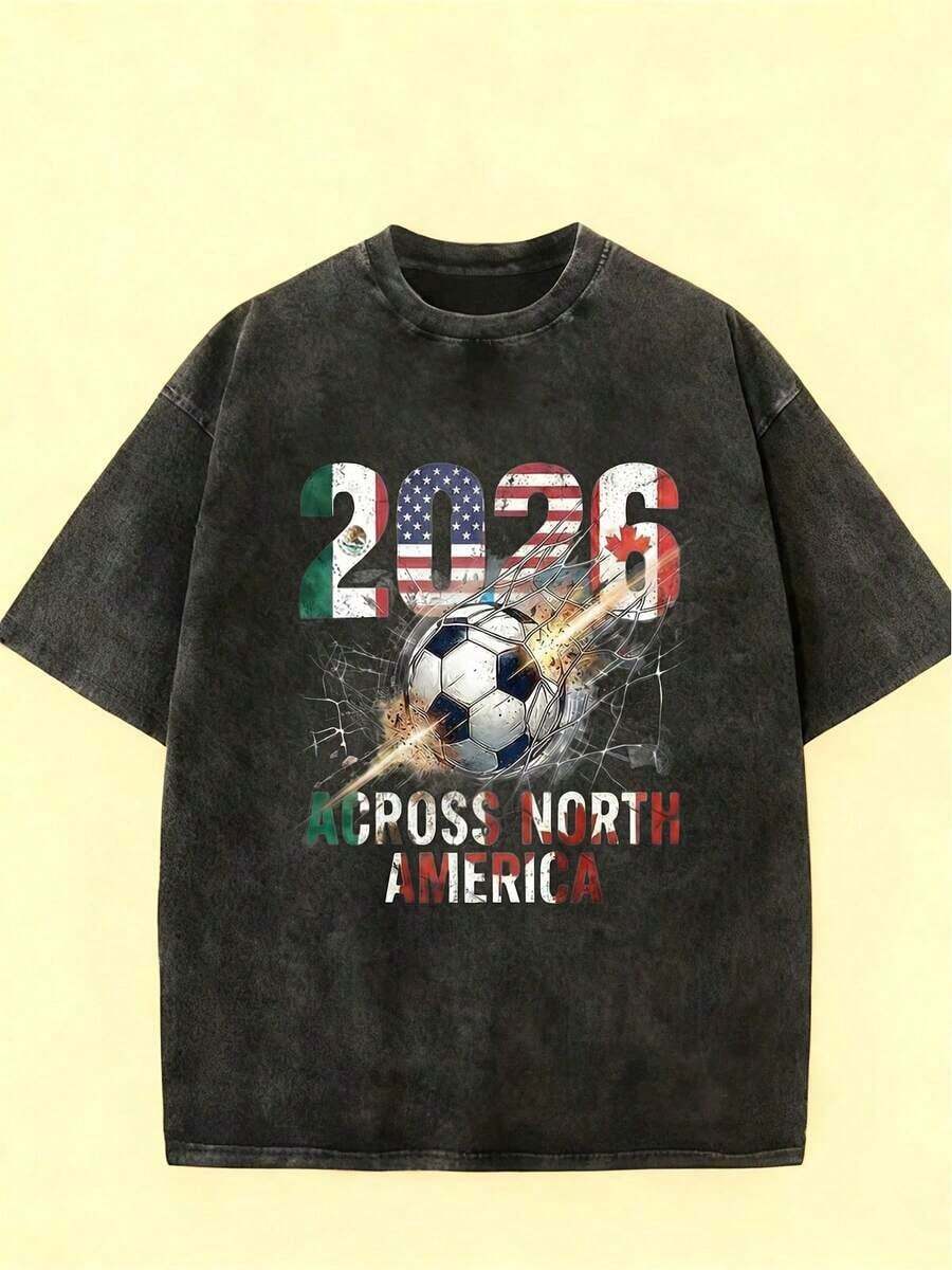 Camiseta de Algodón Lavado para Hombre Estilo Urbano, Estampados con Temática de Fútbol, Tejido 100% Algodón, Diseñada para Aficionados al Fútbol, Lavable a Máquina, Atuendo Diario Perfecto, Adecuada para Gimnasio, Deportes, Camiseta Casual de Verano para Hombre, Nuevo Diseño de la Copa Mundial 2026 - Negro - Ver 1