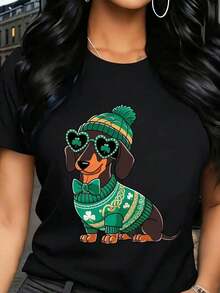 Printed T-Shirts For Women, Plus-Size Urban Style Tops, Comfortable And Stylish Summer Tees That Go With Everything. Women's T-Shirt With A Dachshund Print Wearing A Hat And Sunglasses For St. Patrick's Day, Crew Neck, Short Sleeves, Casual Style For Festive Celebrations. - 黑色 - 查看 5