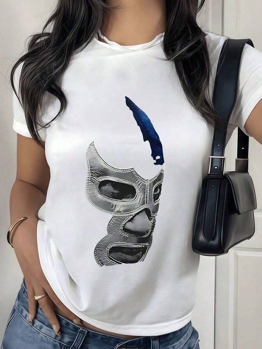 Fashion Printed T‑Shirts for Women, Oversized Streetwear Tops, Comfortable and Stylish All‑Match Summer TeesMáscara plateada de lucha libre mexicana con detes azules que simbolizan fuerza y valentía camiseta para mujer algodón cómoda y moderna para uso diario - Blanco - Ver 1