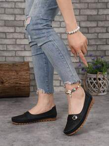 Women's Solid Color Casual PU Leather Strap Comfortable Lightweight Indoor/Outdoor Slippers, All Season - Black - View 12