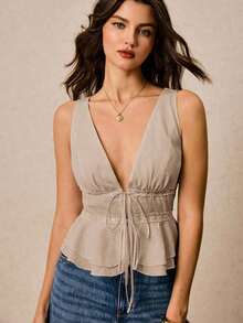 Blusa de mujer de unicolor con escote en V, sin mangas, con nudo delantero y volantes en el bajo para el verano - Caqui - Ver 1
