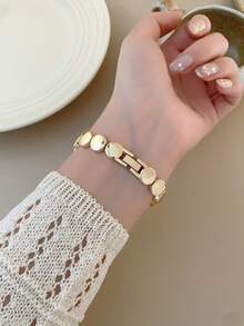 Este reloj de cuarzo con patrón de bambú cuadrado en oro/plata es adecuado para el uso diario, y también es un regalo perfecto para cumpleaños y Navidad. - Dorado - Ver 5