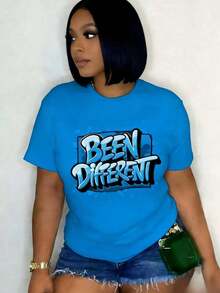 Women's Oversized Graphic Print Short Sleeve T-Shirt, Blue Graffiti Inspired Design, Fashionable Women's Clothing, Retro Y2K Style, Ideal For Campus Lovers, Commuting, Music Festivals, Brunch Dates, Versatile Printed Tee, Versatile Basic Short Sleeve Tee, Versatile Basic Short Sleeve Tee, Versatile Basic Short Sleeve Tee, Versatile Basic Short Sleeve Tee. - 藍色 - 查看 2