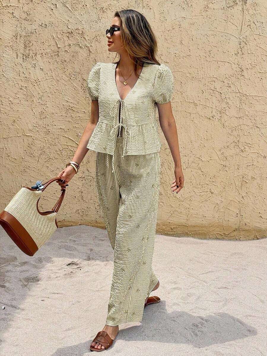 Set de 2 piezas de blusa con manga abullonada y pantalón a rayas con lazo delantero para mujer, para el verano - Caqui - Ver 1