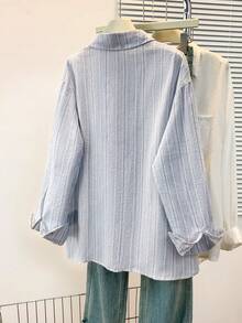 Camisa de mujer de manga larga con cuello, diseño de botones delanteros, ajuste regular, patrón de rayas azul y blanco - Azul - Ver 4