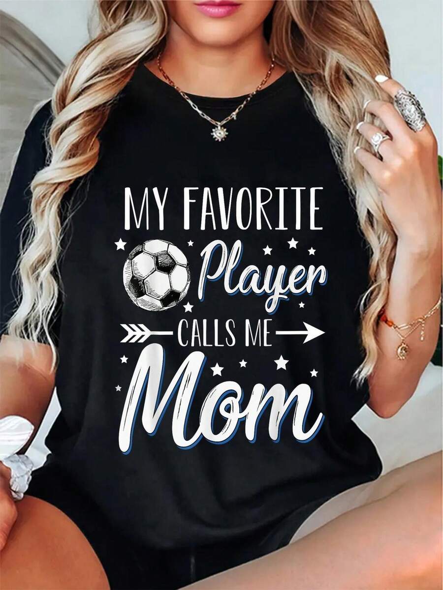 Playeras de mujer algodon y blusa casual mujer, tops básicos y tops de mujer, blusas y blusas casuales para dama, blusas casuales playera para mamás de futbolistas con frase "My Favorite Player Calls Me Mom" y balón de fútbol, perfecta para lucir con orgullo y mostrar tu apoyo incondicional. - Negro - Ver 1