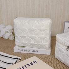 Stylish QuiltedSimple White Shell Pattern Design Makeup Pouch, A Fashionable And Portable Storage Solution. This Multifunctional Bag Offers Ample Space For Travel Essentials, Including Toiletries, A Tote For Your Phone, And Compartments For Coins And Small Items - White - View 11