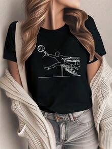 Camiseta cómoda para mujer con un portero desviando un balón de fútbol - Negro - Ver 2