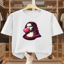 Camiseta informal blanca de algodón para mujer con estampado de la Mona Lisa en color chicle, manga corta, cuello redondo, corte regular, estilo streetwear. - Blanco - Ver 1