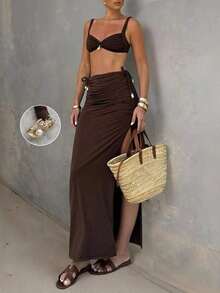 Conjunto de 3 piezas de vacaciones para mujer: Elegante traje de baño marrón con conchas marinas metálicas y plisado con vestido de tirantes con abertura lateral para playa y verano - Marrón - Ver 9