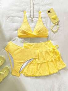 Conjunto de 3 piezas para mujer de verano: Top de punto de jacquard de unicolor con escote cruzado, minifalda de doble capa con lazo al lado, traje de baño - Amarillo - Ver 1