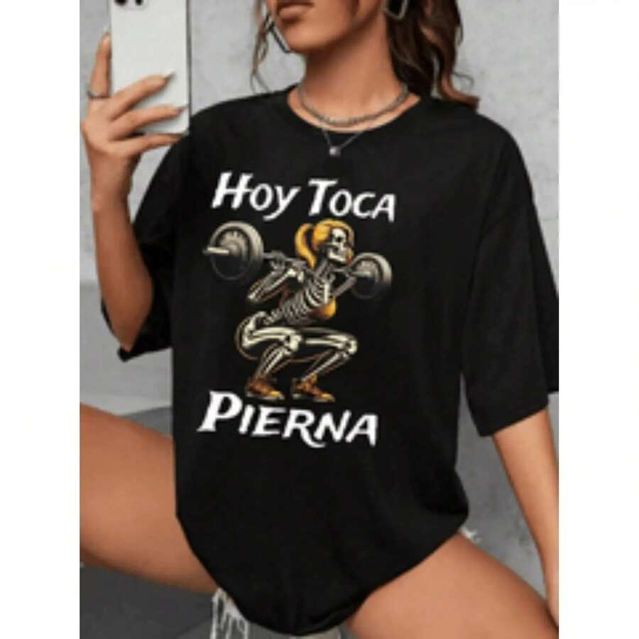 Camiseta gráfica de algodón negra para mujer con estampado de esqueleto levantando pesas, corte holgado, cuello redondo, manga corta, transpirable, informal, para gimnasio y uso diario. - Negro - Ver 1