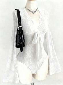 Mono ajustado y elegante para mujer con escote profundo en V, mangas acampanadas, cuello y mangas con adornos de encaje, cierre delantero con cordones, de tela de encaje gris, para el Día de San Valentín, elegante, para fiesta, playa, salida, est - Blanco - Ver 8