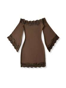 Vestido hombros al descubierto de encaje estilo europeo y americano, manga larga con combinación de encaje, diseño ajustado tipo cadera sexy - Marrón - Ver 1