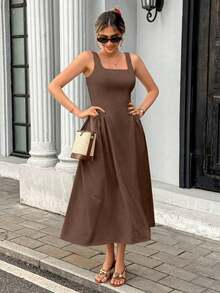 Vestido maxi elegante de mujer con cuello cuadrado, sin mangas y plisado de unicolor - Marrón - Ver 6